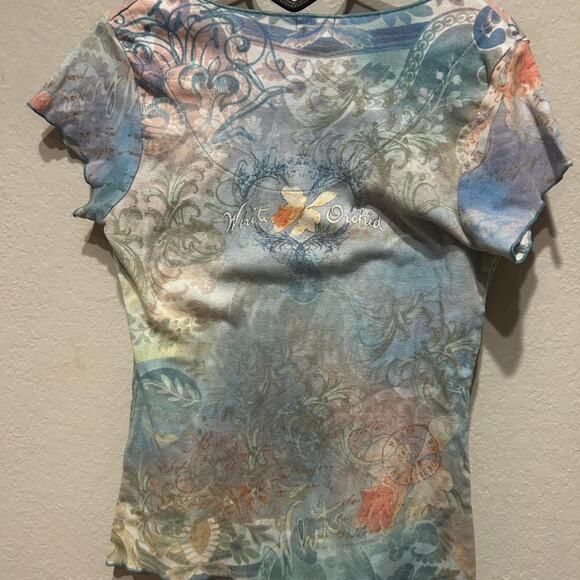 Blue and white Y2K short sleeve top with heart and flower design white orchid - Picture 6 of 8